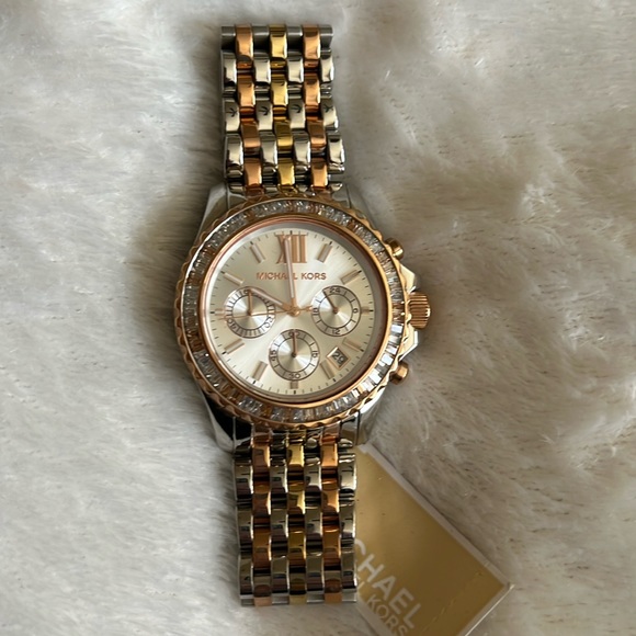 Michael Kors Everest tri-tone Chronograph silver dial watch MK 5876 - Picture 2 of 7